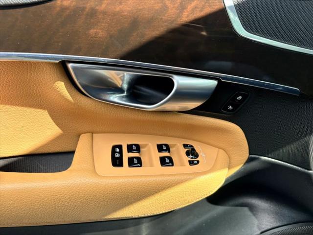 2017 Volvo XC90 T6 Momentum