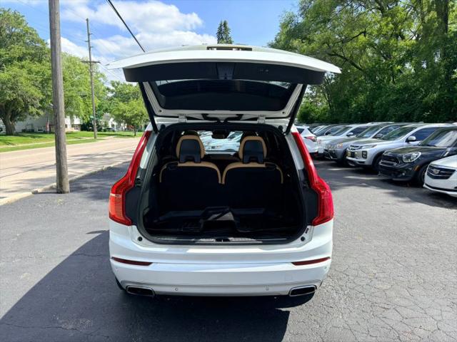 2017 Volvo XC90 T6 Momentum