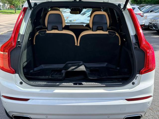 2017 Volvo XC90 T6 Momentum