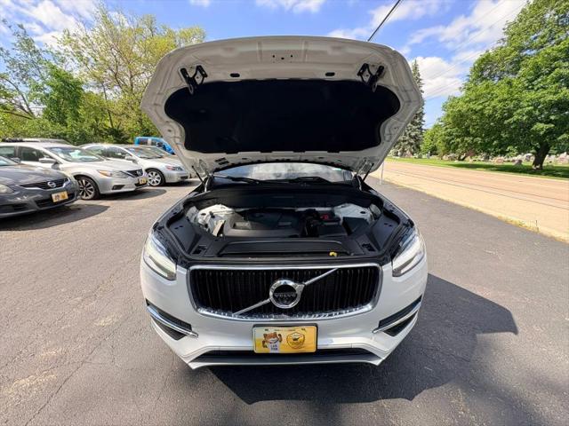 2017 Volvo XC90 T6 Momentum