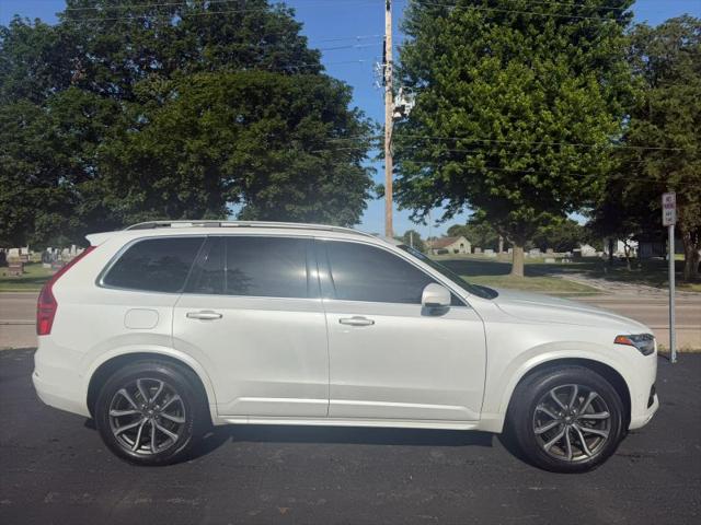 2017 Volvo XC90 T6 Momentum