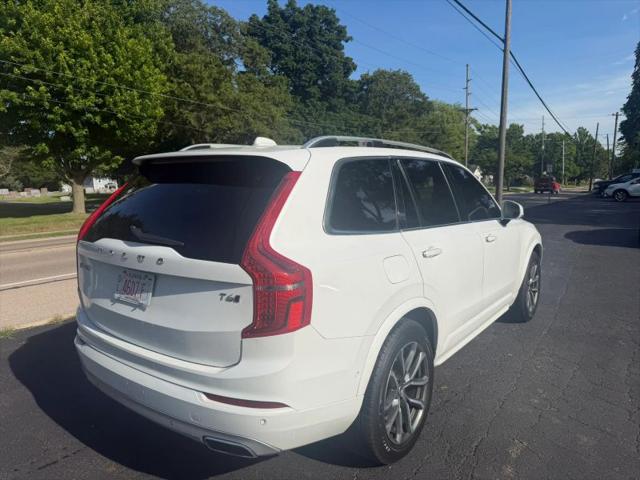 2017 Volvo XC90 T6 Momentum