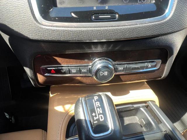 2018 Volvo XC90 T6 Momentum