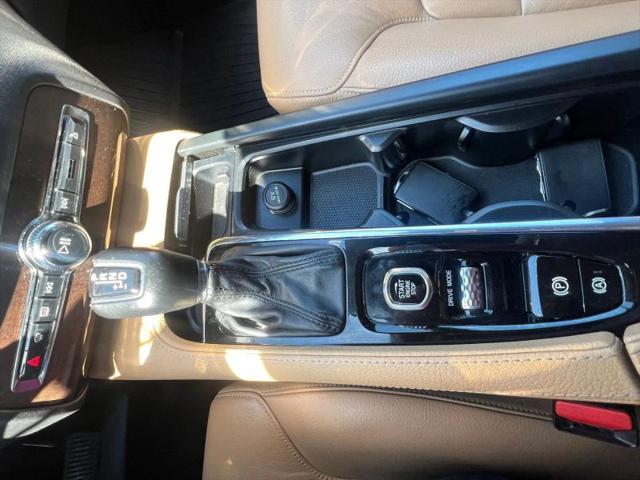 2018 Volvo XC90 T6 Momentum