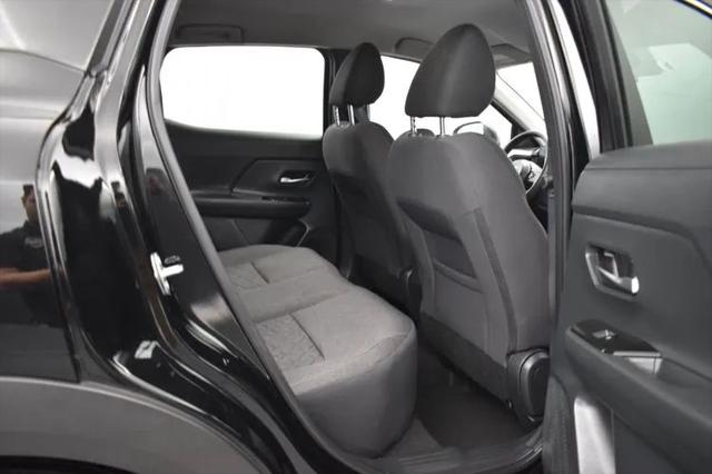 2025 Nissan Kicks SV FWD