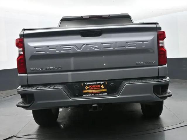 2023 Chevrolet Silverado 1500 4WD Crew Cab Short Bed Custom