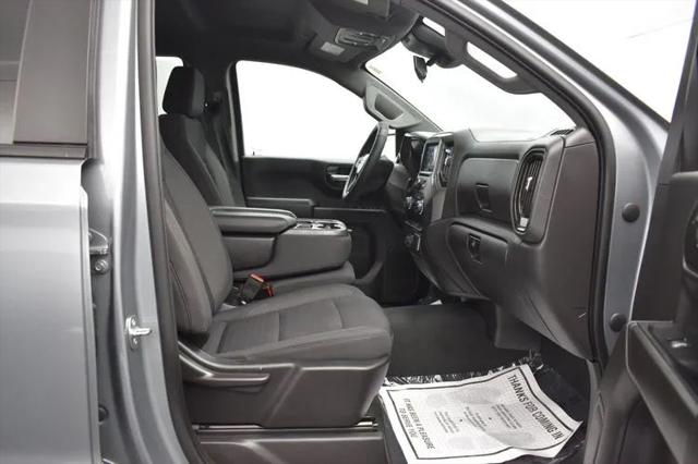 2023 Chevrolet Silverado 1500 4WD Crew Cab Short Bed Custom
