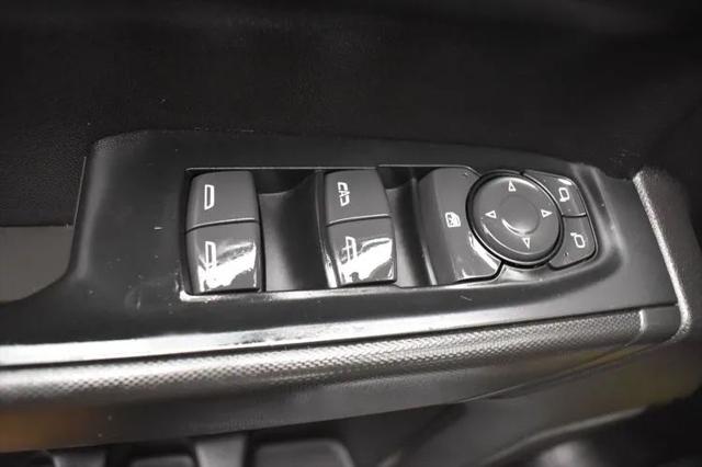 2023 Chevrolet Silverado 1500 4WD Crew Cab Short Bed Custom