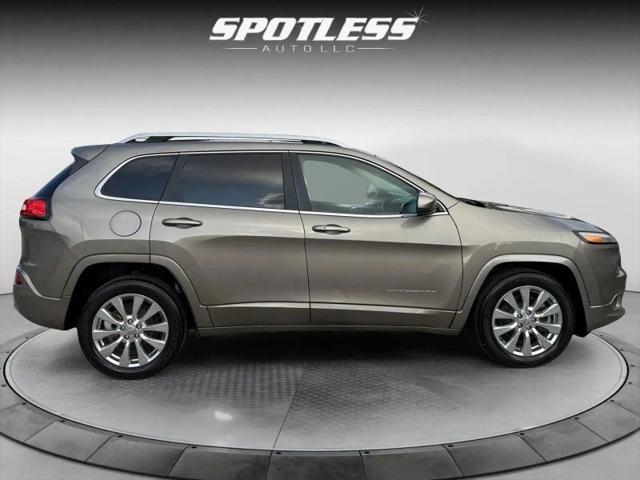 2017 Jeep Cherokee Overland FWD