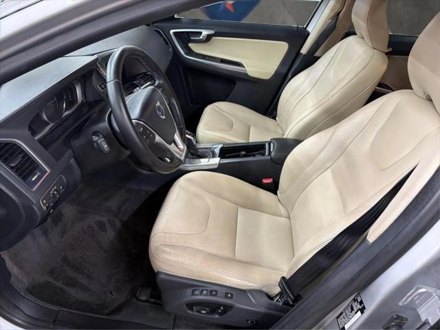 2016 Volvo XC60 T5 Drive-E Premier