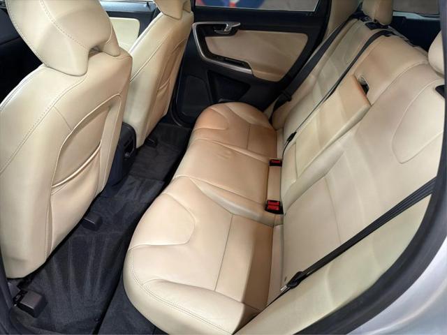 2016 Volvo XC60 T5 Drive-E Premier