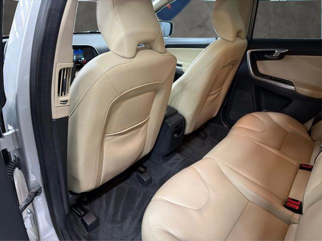 2016 Volvo XC60 T5 Drive-E Premier