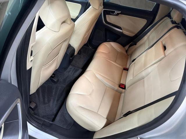 2016 Volvo XC60 T5 Drive-E Premier