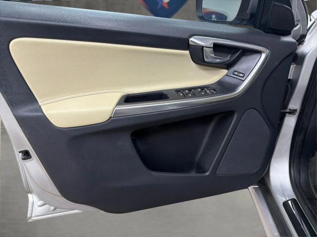 2016 Volvo XC60 T5 Drive-E Premier