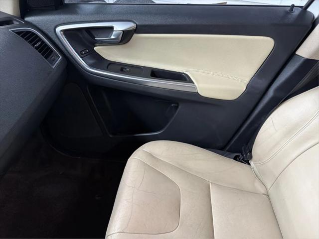 2016 Volvo XC60 T5 Drive-E Premier