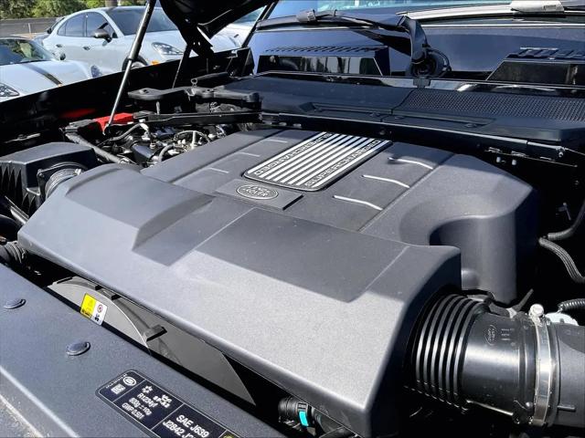 2026 Land Rover Defender P500 X-Dynamic SE