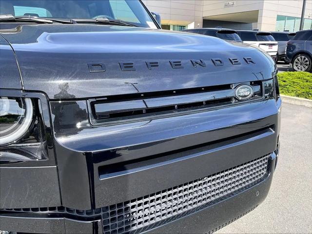 2026 Land Rover Defender P500 X-Dynamic SE