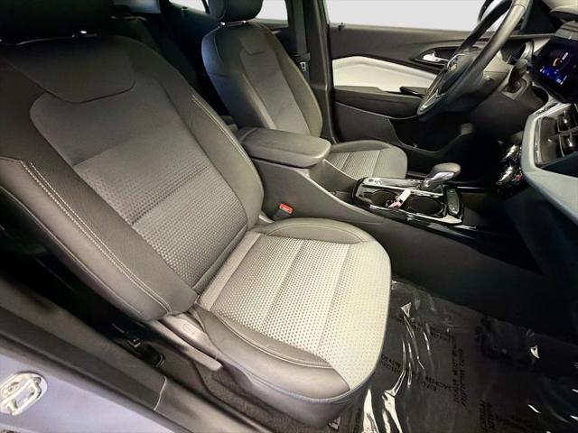 2025 Chevrolet Trax FWD LT
