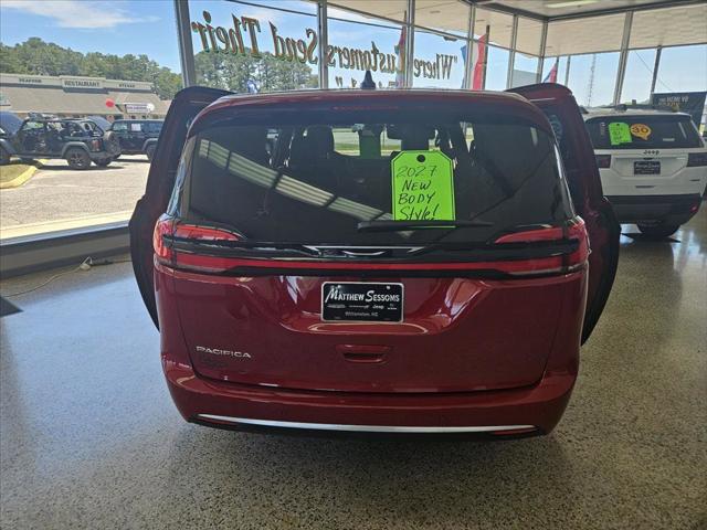 2027 Chrysler Pacifica Select
