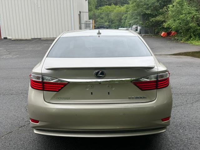 2014 Lexus ES 300h 300h