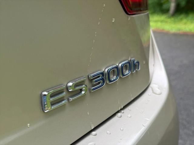 2014 Lexus ES 300h 300h