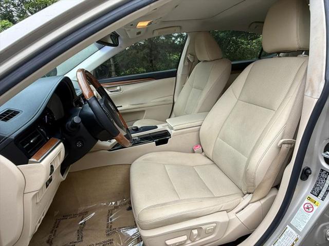 2014 Lexus ES 300h 300h
