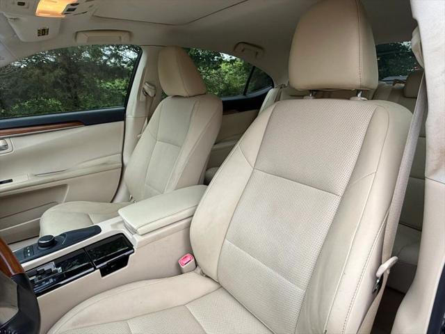 2014 Lexus ES 300h 300h