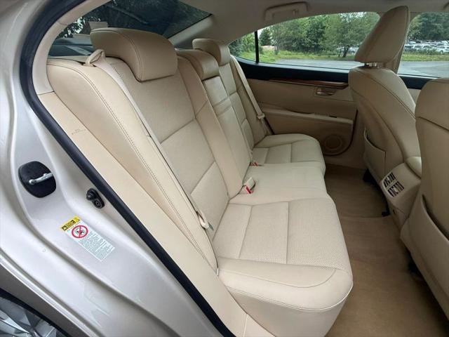 2014 Lexus ES 300h 300h