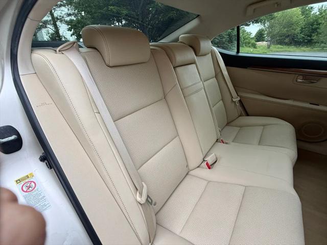 2014 Lexus ES 300h 300h