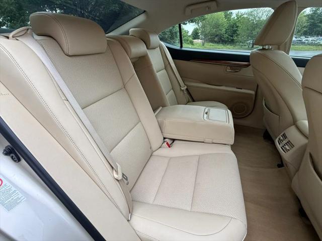2014 Lexus ES 300h 300h