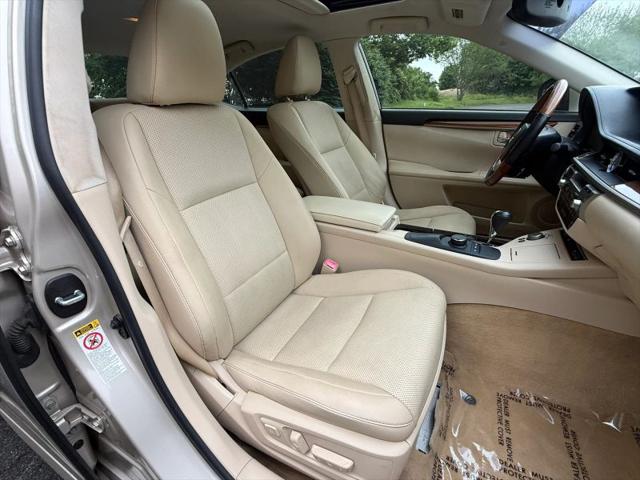 2014 Lexus ES 300h 300h