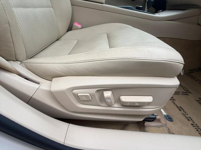 2014 Lexus ES 300h 300h