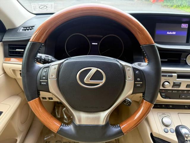2014 Lexus ES 300h 300h
