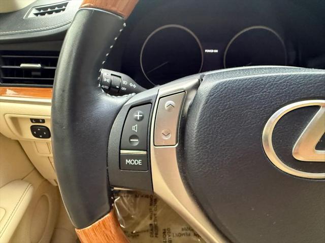 2014 Lexus ES 300h 300h