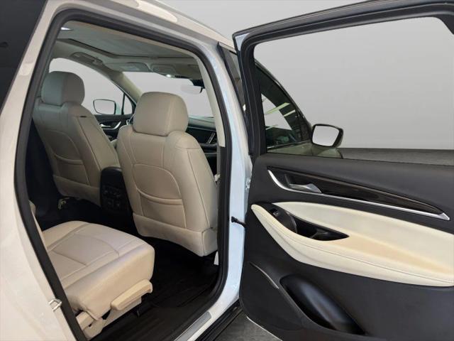 2022 Buick Enclave AWD Essence