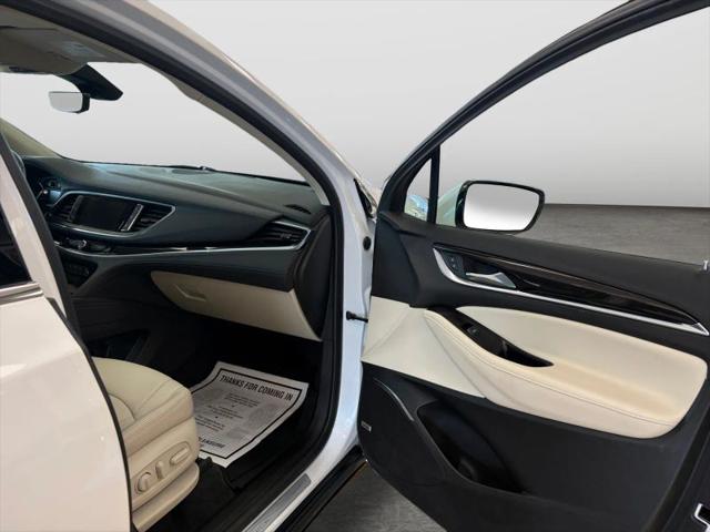 2022 Buick Enclave AWD Essence