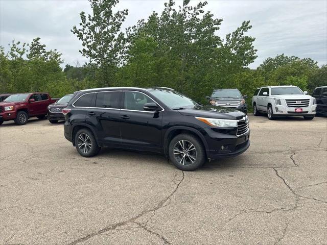 2016 Toyota Highlander XLE V6 for sale in Dubuque, IA