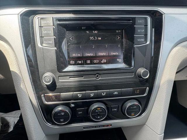 2016 Volkswagen Passat 1.8T S