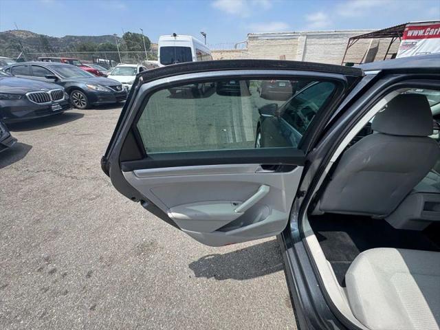 2016 Volkswagen Passat 1.8T S