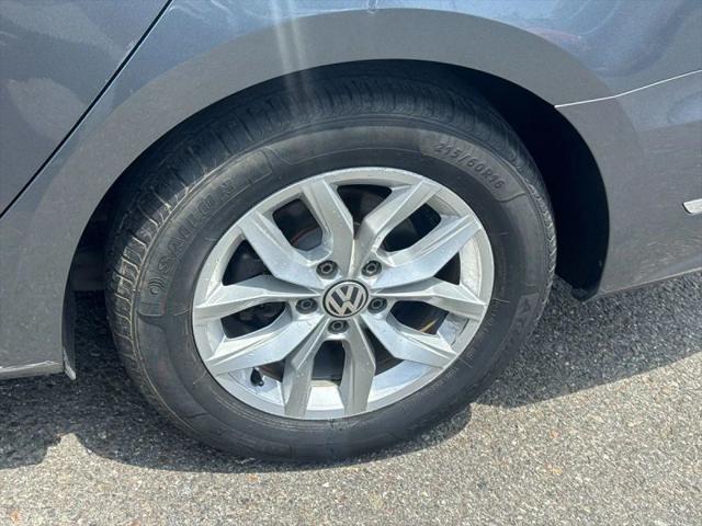2016 Volkswagen Passat 1.8T S