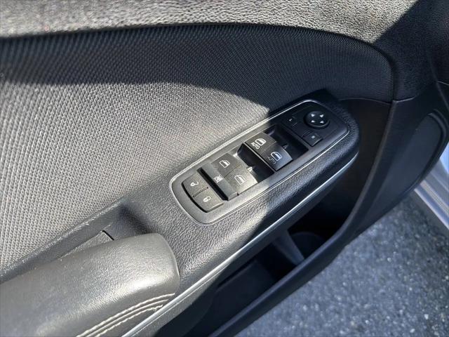 2015 Dodge Charger SE