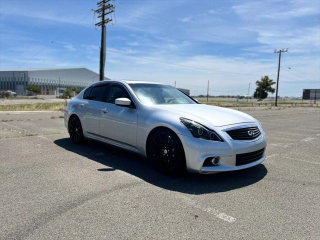 2015 INFINITI Q40 Base