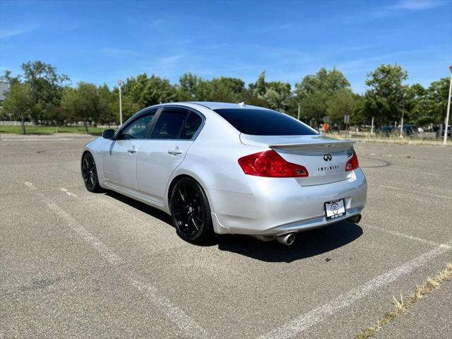 2015 INFINITI Q40 Base