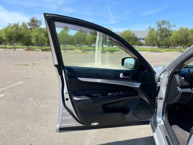 2015 INFINITI Q40 Base