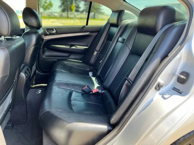 2015 INFINITI Q40 Base