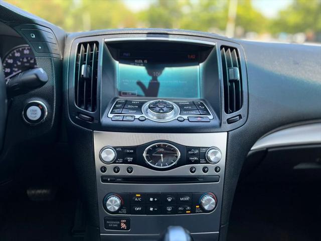 2015 INFINITI Q40 Base