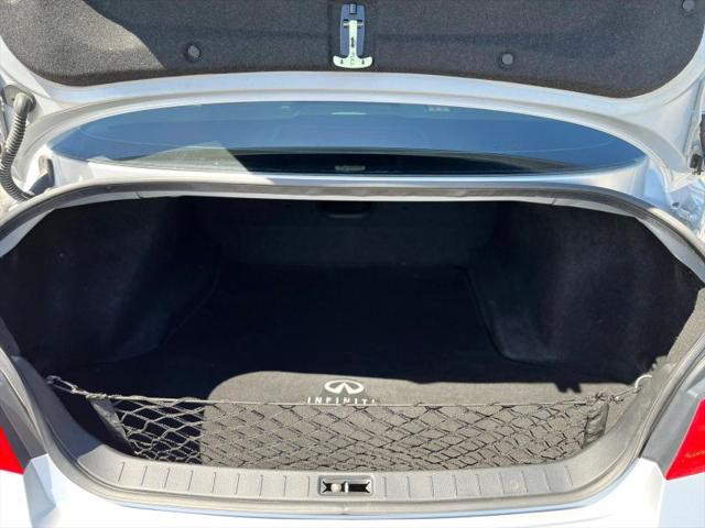 2015 INFINITI Q40 Base