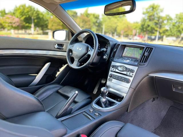 2015 INFINITI Q60 S