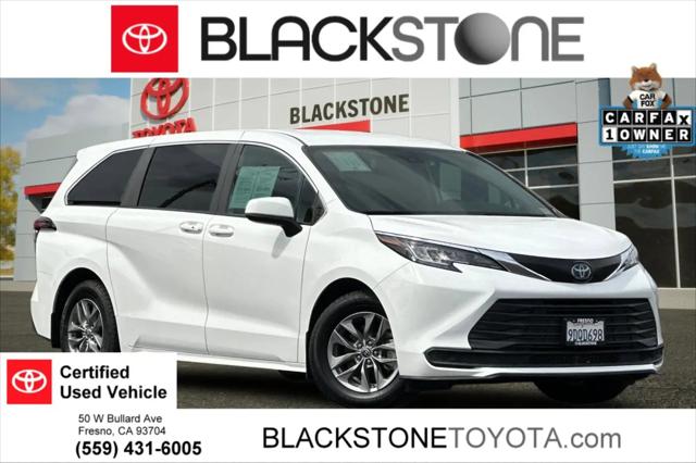 2022 Toyota Sienna LE for sale in Fresno, CA