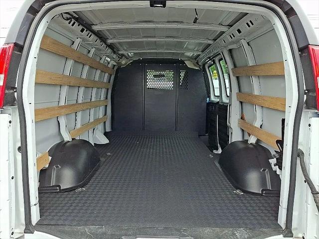 2024 GMC Savana Cargo RWD 2500 Regular Wheelbase Work Van